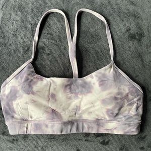 Lululemon flow y bra size 8
No pilling  
Tag removed 
Diamond dye
